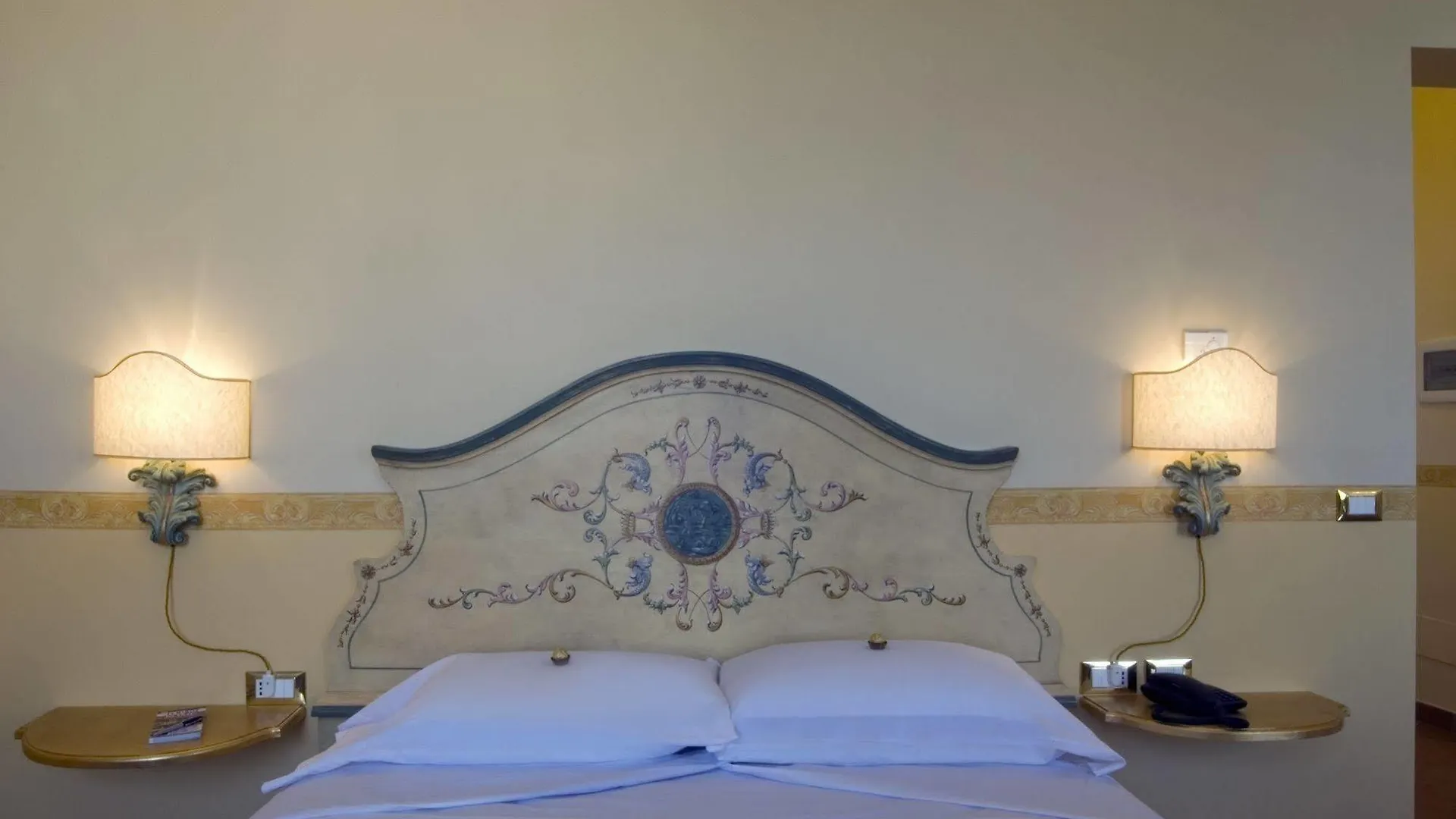 Residenza Gens Julia Bed & Breakfast Rome Italy